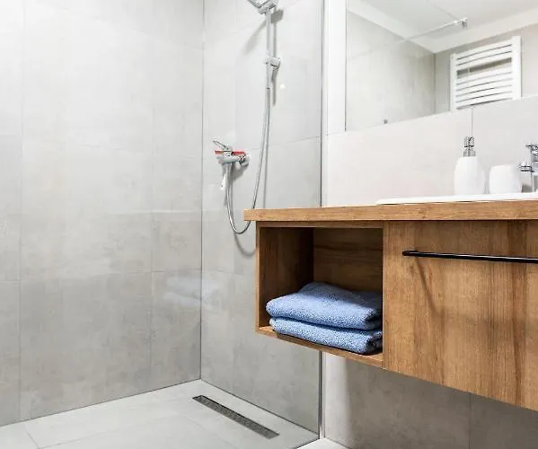 Paradise هاجوكوفه